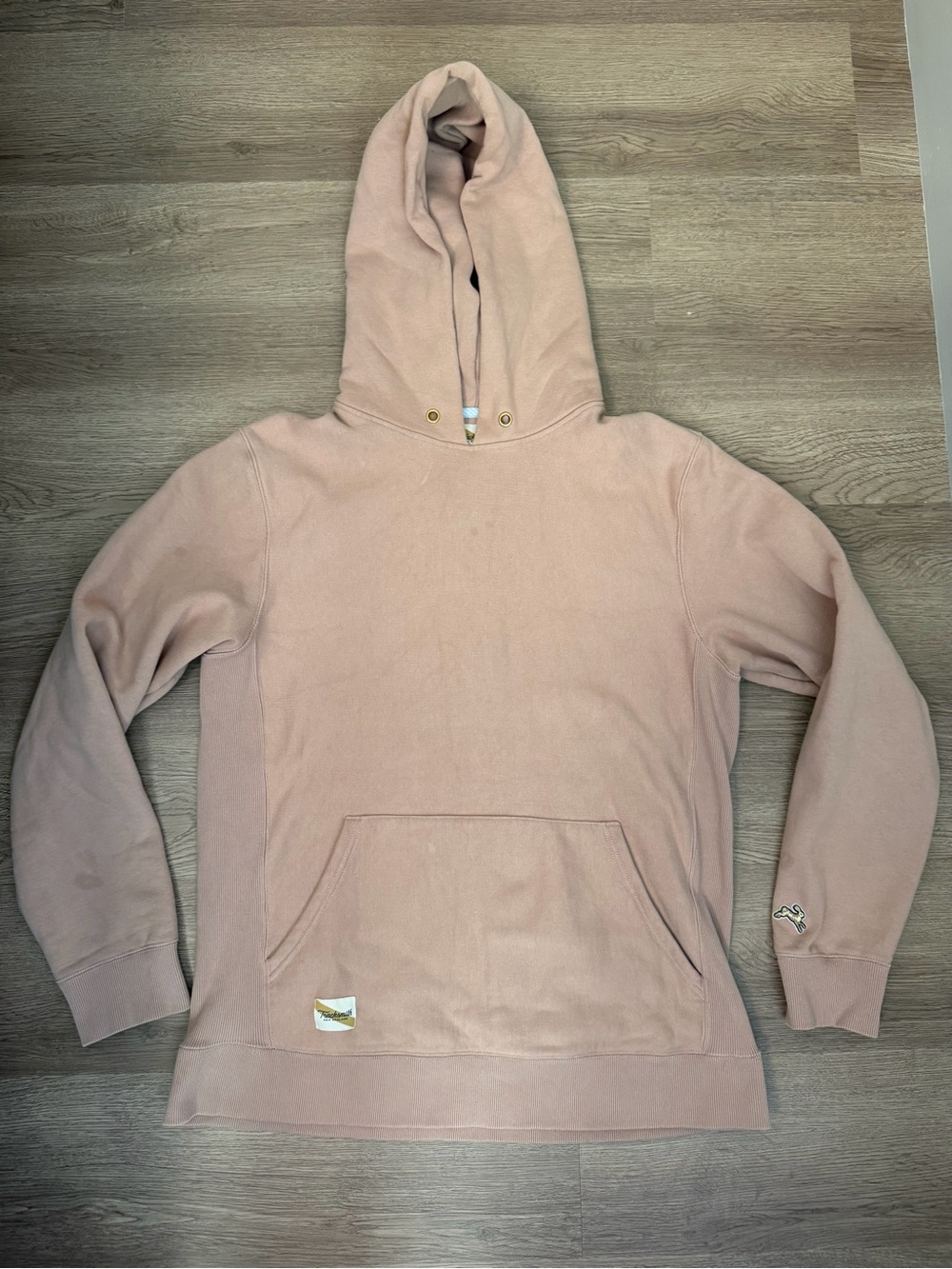 Tracksmith Hoodie Mens L Cream Pullover Kangaroo Pocket Running Logo Fleece